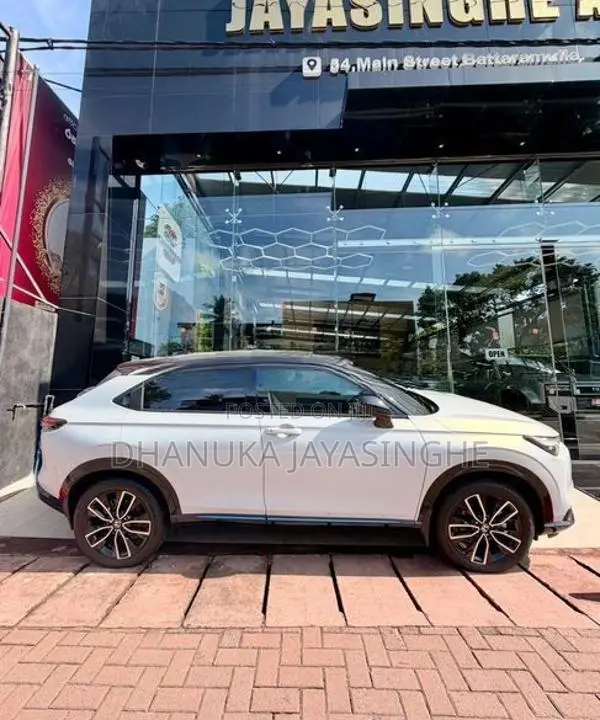 Honda Vezel Z play Moonroof 2025