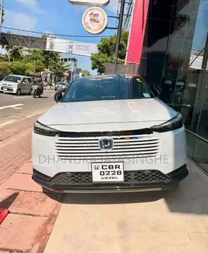 Honda Vezel Z play Moonroof 2025