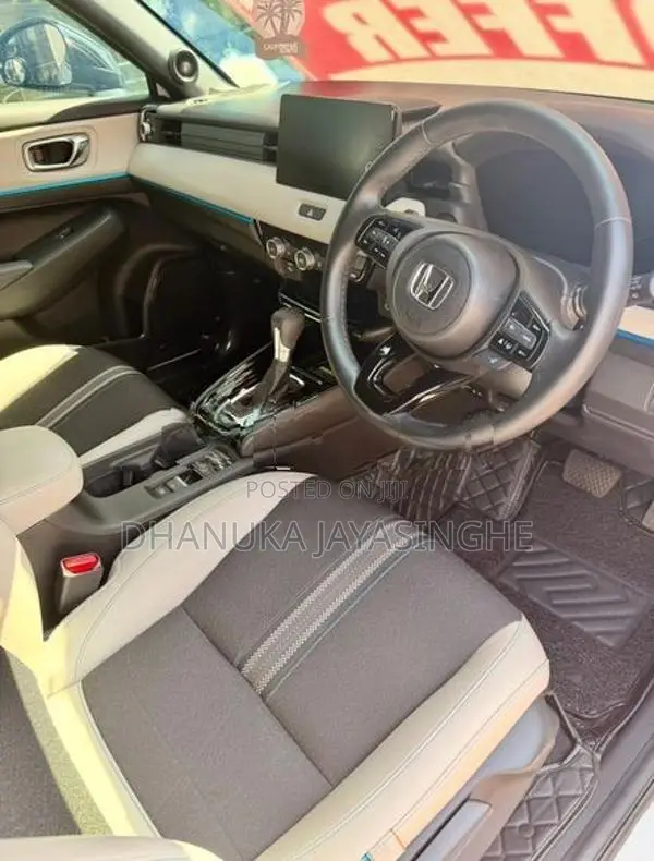 Honda Vezel Z play Moonroof 2025