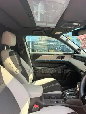 Honda Vezel Z play Moonroof 2025