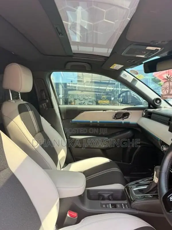 Honda Vezel Z play Moonroof 2025