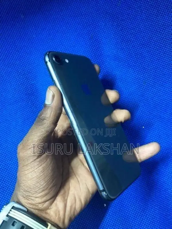 Apple iPhone 8 (Used)