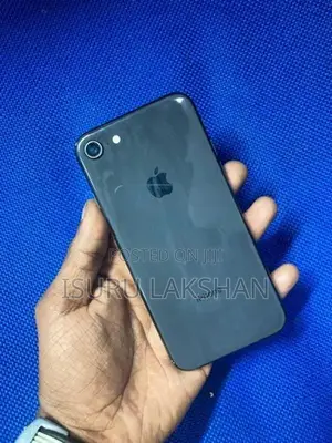 Apple iPhone 8 (Used)