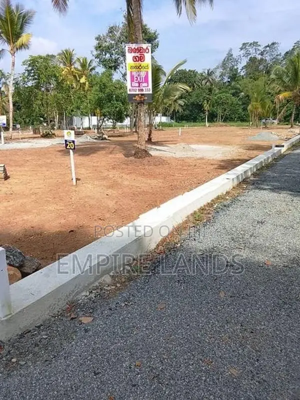 Super Luxury Land For Sale In Uyanwatta Lake Road Bandaragama