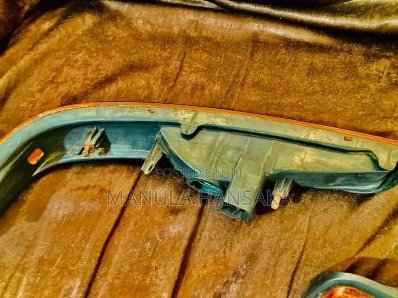Toyota Dolphin Signal Lamp