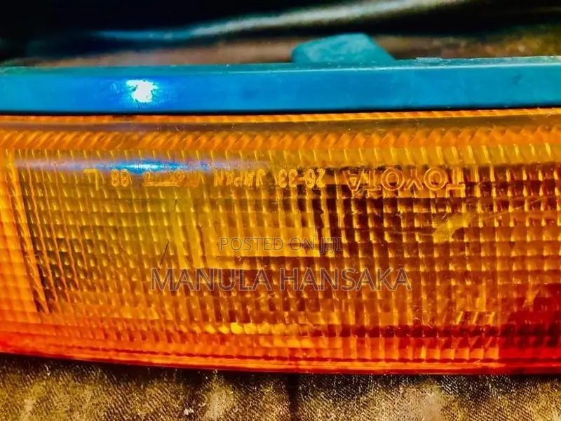 Toyota Dolphin Signal Lamp