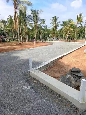 Valuable Land for Sale in Uyanwatta Lake Road Bandaragama