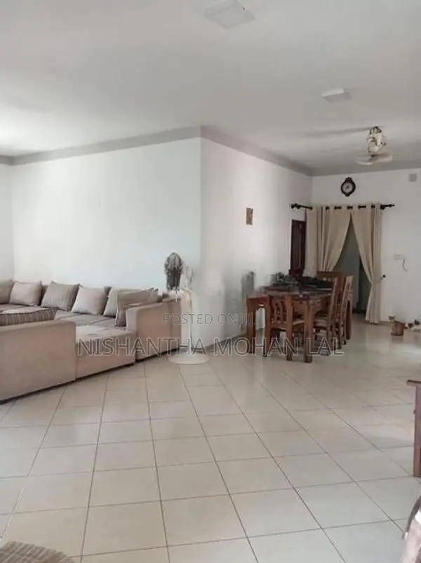Talawathugoda Two-Storey House For Sale With Separate External Stairca