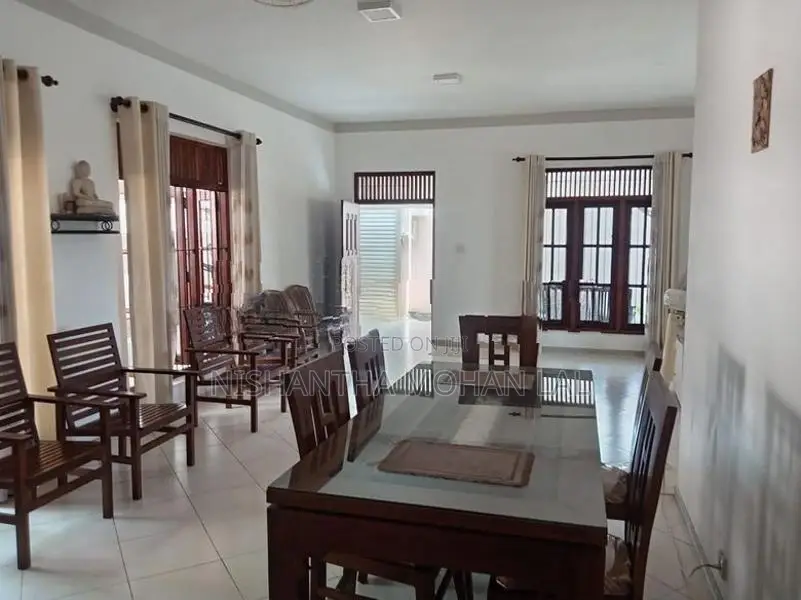 Talawathugoda Two-Storey House For Sale With Separate External Stairca