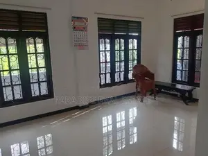 SPACIOUS 1 ST FLOOR HOUSE FOR RENT IN MOUNT LAVINIA