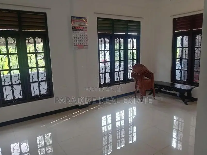 SPACIOUS 1 ST FLOOR HOUSE FOR RENT IN MOUNT LAVINIA