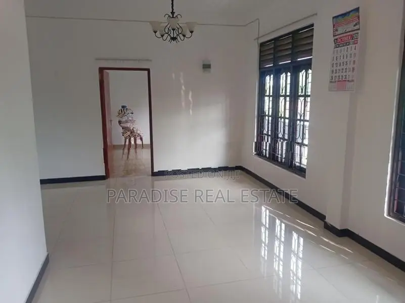 SPACIOUS 1 ST FLOOR HOUSE FOR RENT IN MOUNT LAVINIA