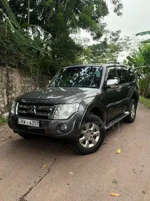 Mitsubishi Montero 2013