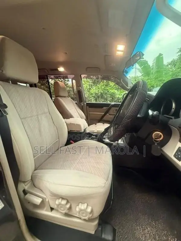 Mitsubishi Montero 2013