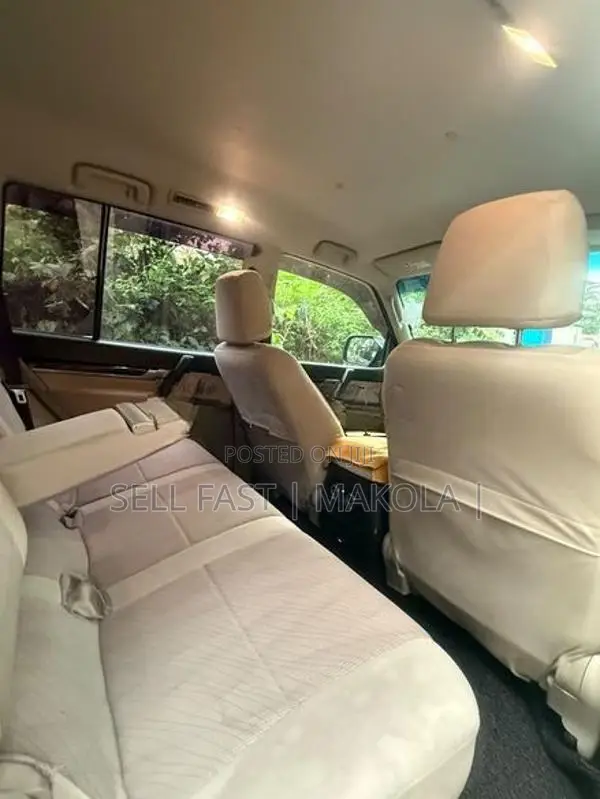 Mitsubishi Montero 2013