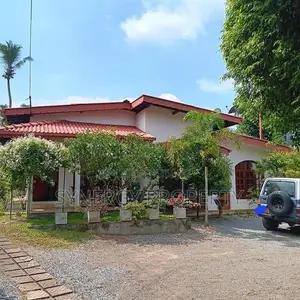 Luxury House At Kadawatha Ragama Rd (HO-GAMRG-49)
