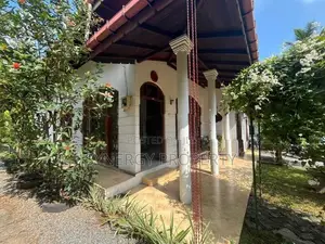 Luxury House At Kadawatha Ragama Rd (HO-GAMRG-49)