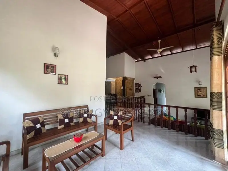 Luxury House At Kadawatha Ragama Rd (HO-GAMRG-49)