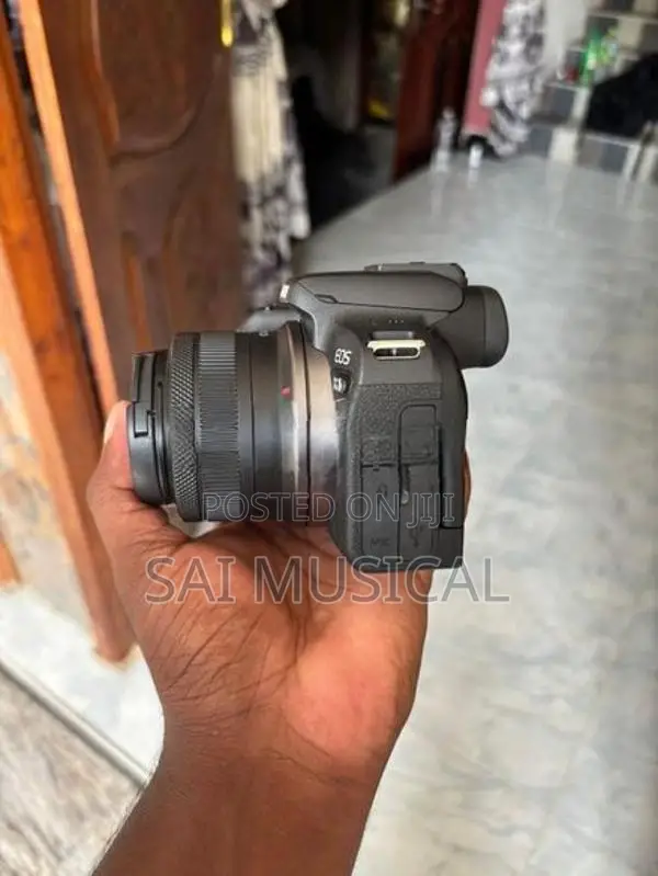 Canon R10 Mirrorless Camara