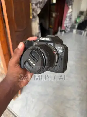 Canon R10 Mirrorless Camara