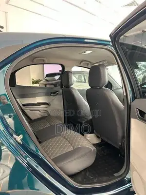 Tata Tiago LRXZ Tech Lux 2025