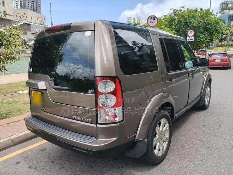 Land Rover Discovery GS 2010