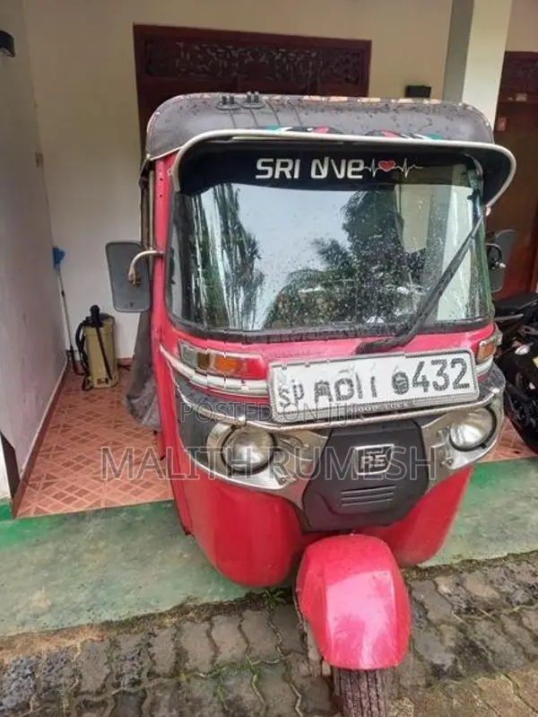 Bajaj RE 2016
