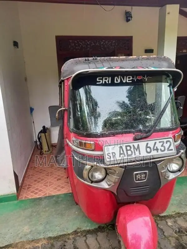 Bajaj RE 2016
