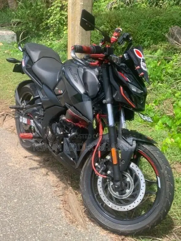 Bajaj Pulsar N160 2025