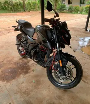 Bajaj Pulsar N160 2025