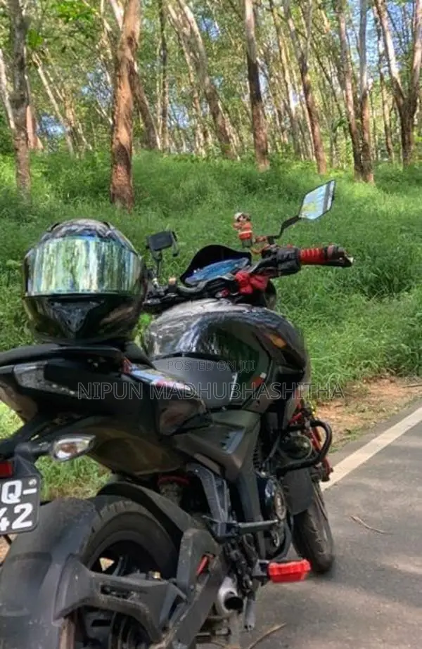 Bajaj Pulsar N160 2025