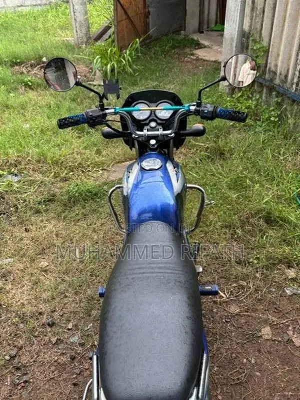 Bajaj CT100 2006