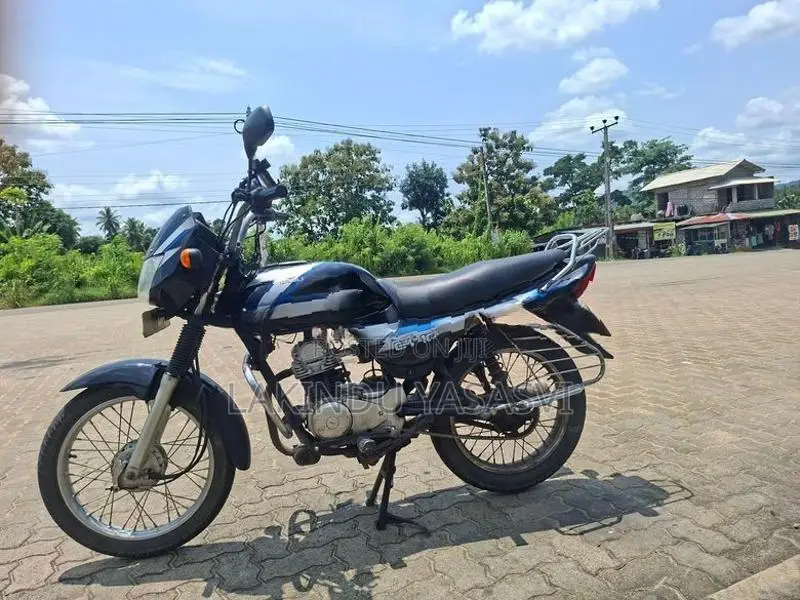 Bajaj CT100 2011