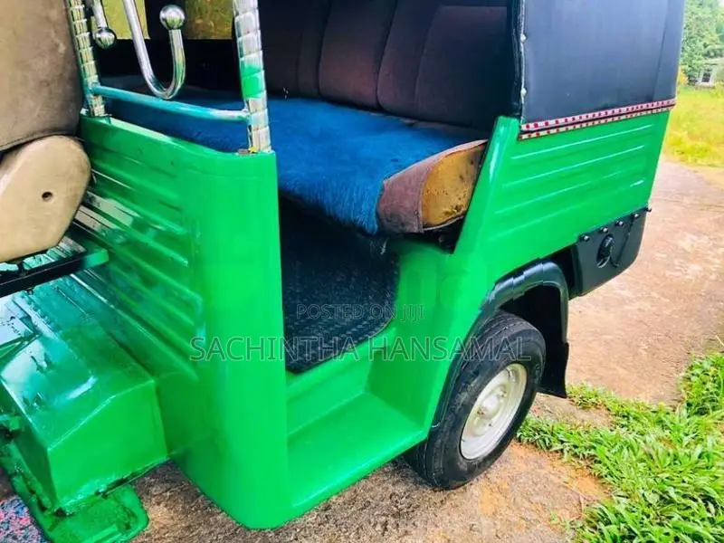 Bajaj QE 2006