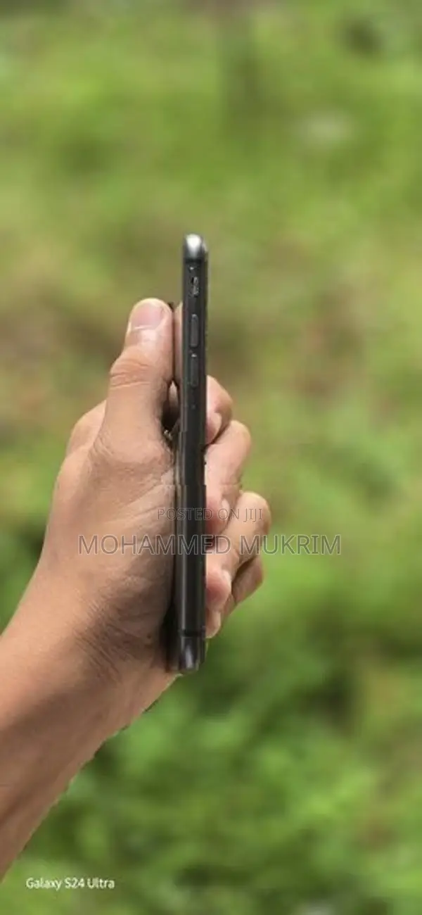 Apple iPhone 8 (Used)