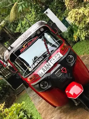 Bajaj RE 2013