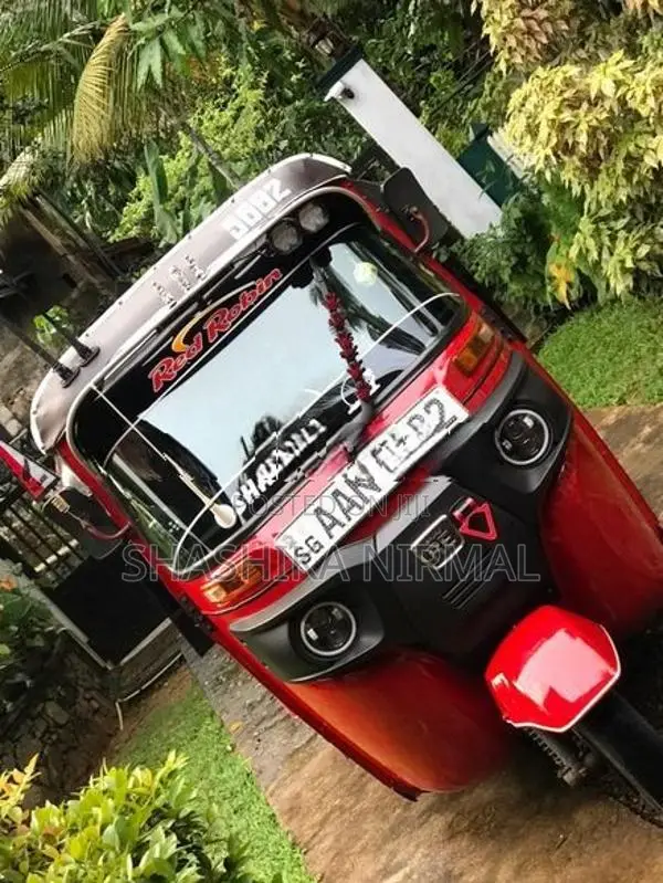 Bajaj RE 2013