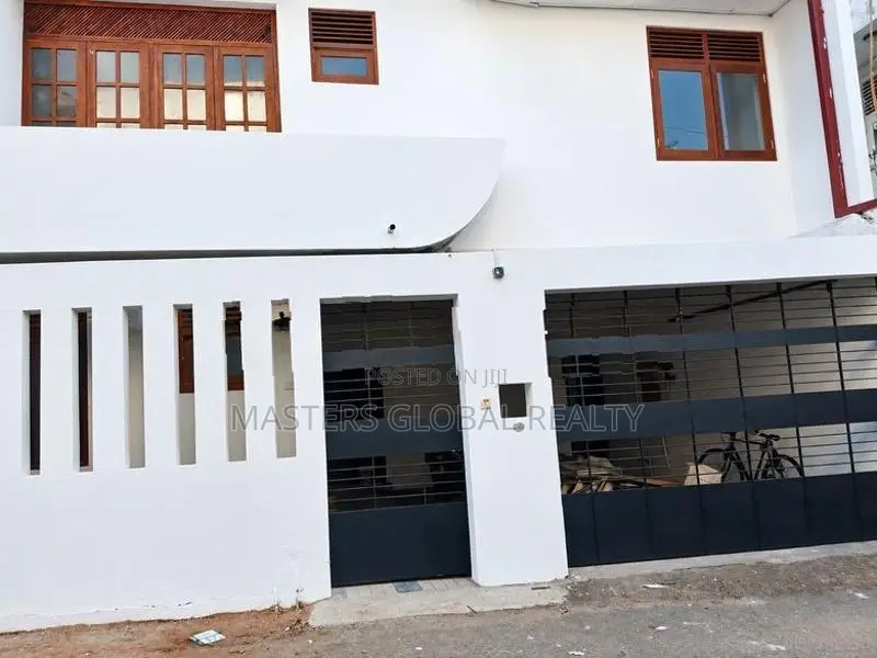 Spacious House For Office Use – Colombo 05