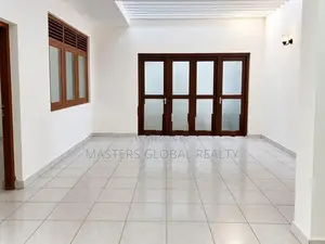 Spacious House For Office Use – Colombo 05