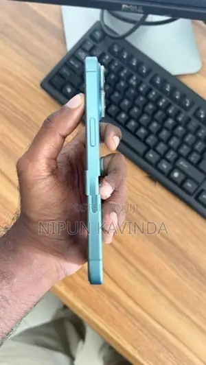 Apple iPhone 16 (Used)