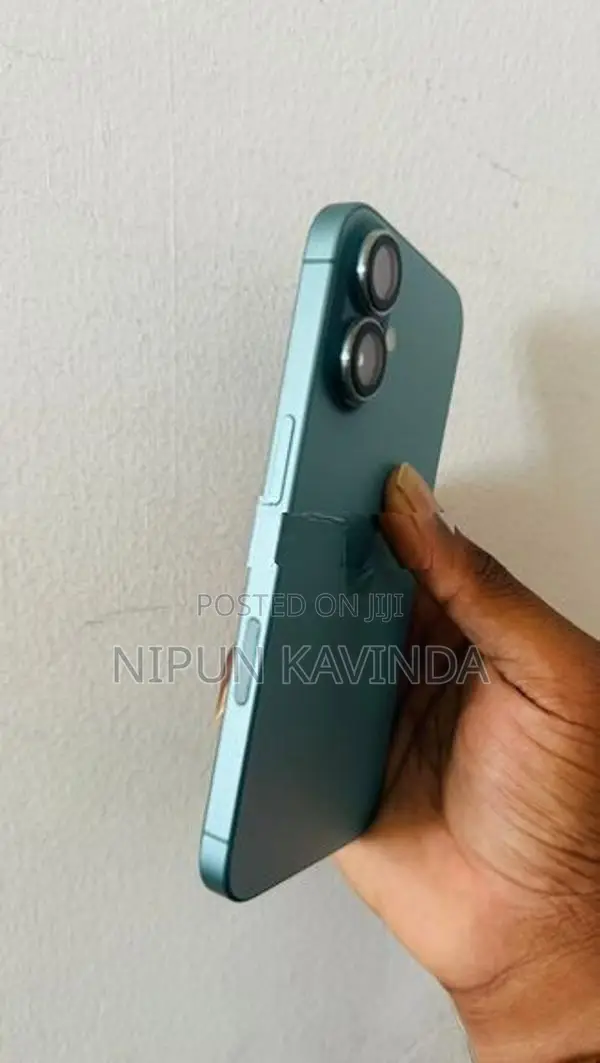 Apple iPhone 16 (Used)