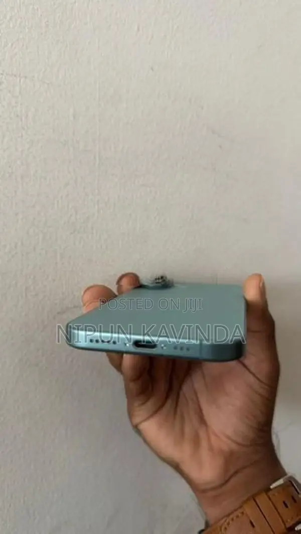 Apple iPhone 16 (Used)