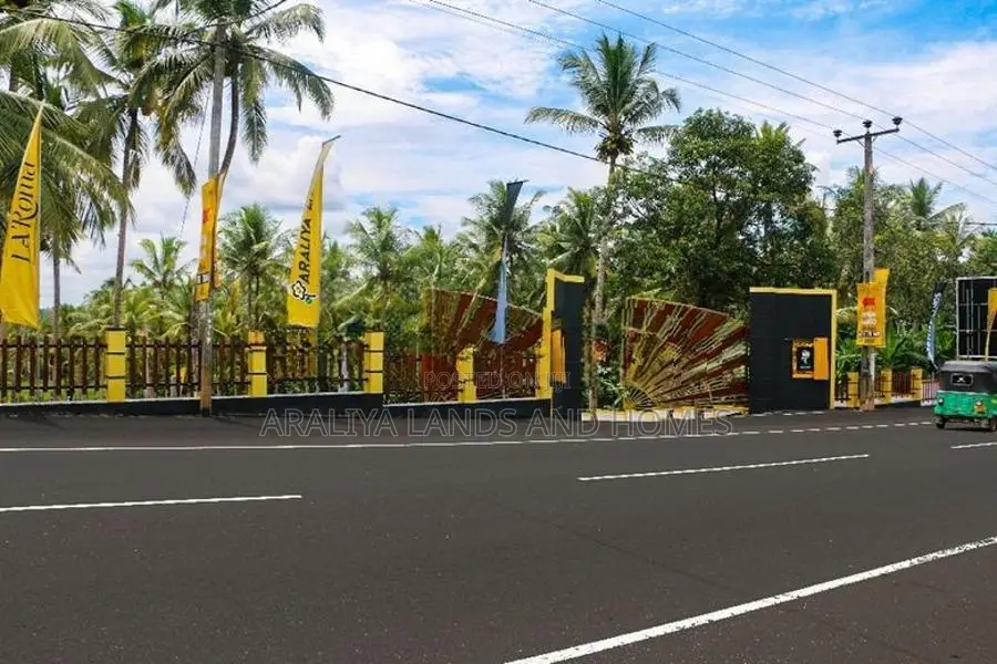 Valuable Land for Sale in Homagama 280 Road