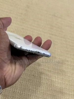 Apple iPhone SE 2 SE2 (Used)