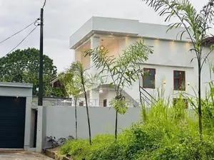 Luxury Property for Sale in Pollheangoda