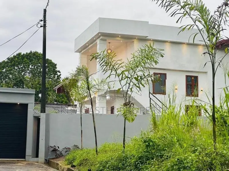 Luxury Property for Sale in Pollheangoda