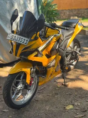 Bajaj Pulsar RS200 2015