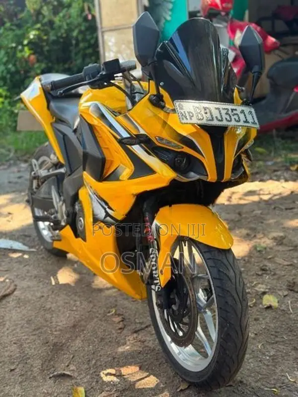 Bajaj Pulsar RS200 2015