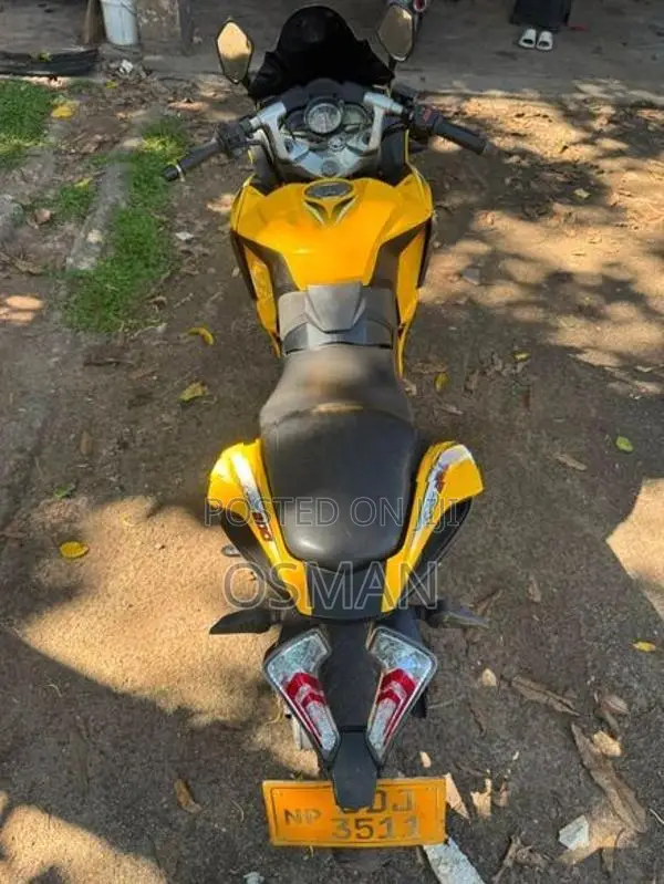 Bajaj Pulsar RS200 2015