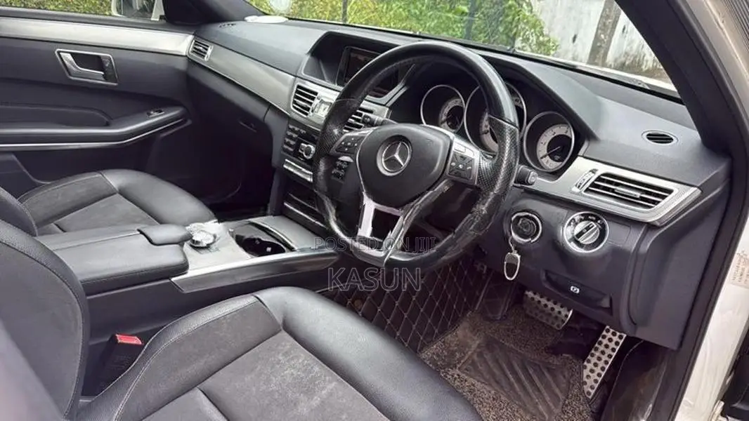Mercedes Benz E300 Bluetechybrid AMG 2013